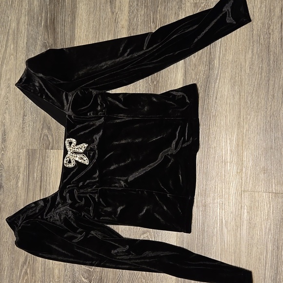 Rachel Zoe Tops - NWT Rachel Zoe black velvet crop bow top sz M